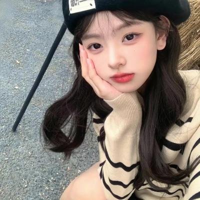 捷运上的女孩